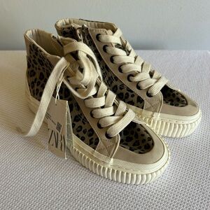 NWT Zara Cream leopard Sneakers